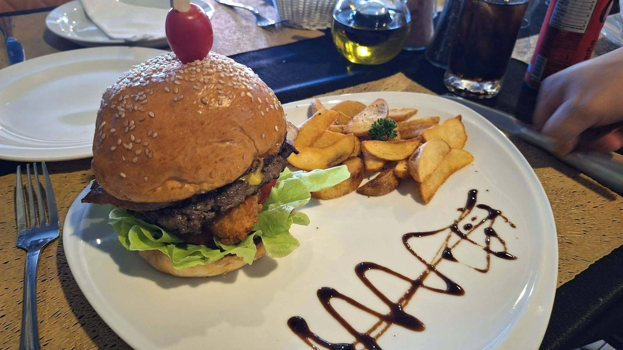 Burger at Primo Bistro